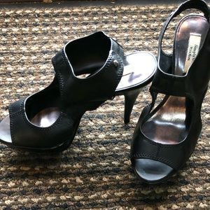 Vera wang leather stillettos